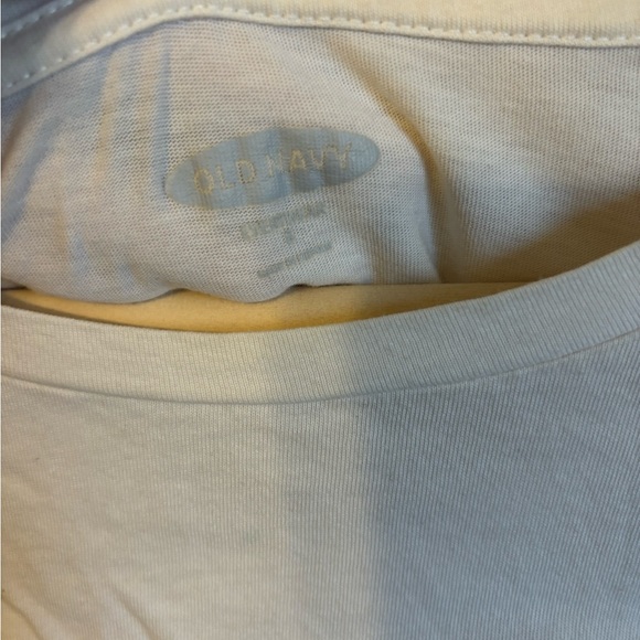 Old Navy tee - Picture 3 of 3